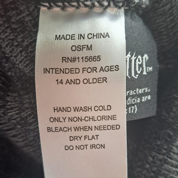 Harry Potter Gryffindor toboggan. - Picture 7 of 8